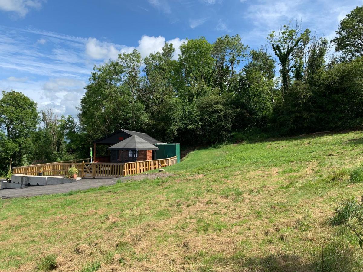 Kabin In The Woods Villa Llandybie Exterior photo